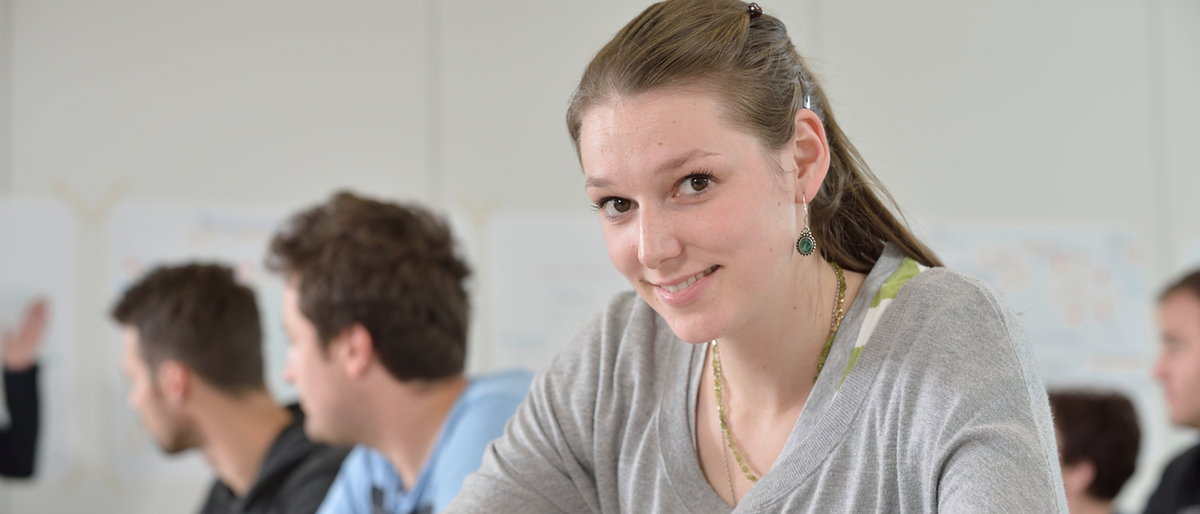15582 Frau Unterricht Teilnehmer Schüler