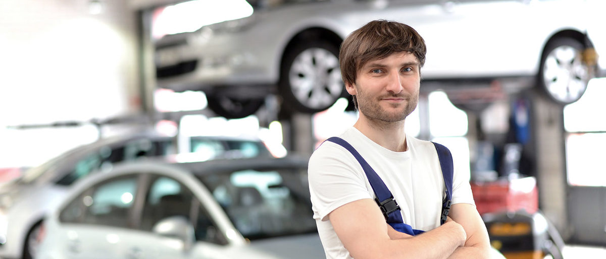 66423884 17489 Mann Werkstatt Mechatroniker Auto Fahrzeug kfz