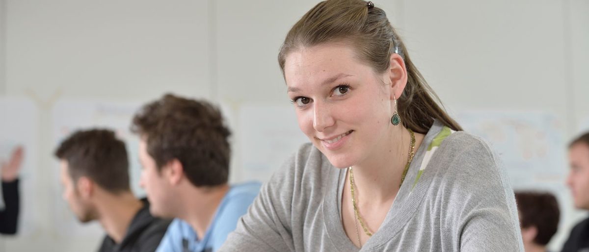 15582 Frau Unterricht Teilnehmer Schüler