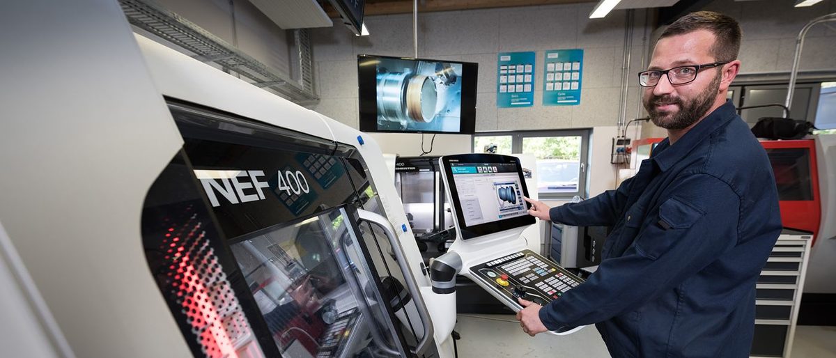Werkstatt CNC Fräse Bildschirm 23861