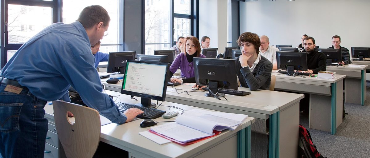 9718 PC Computer Bildschirm Monitor Schulung EDV Dozent Teilnehmer