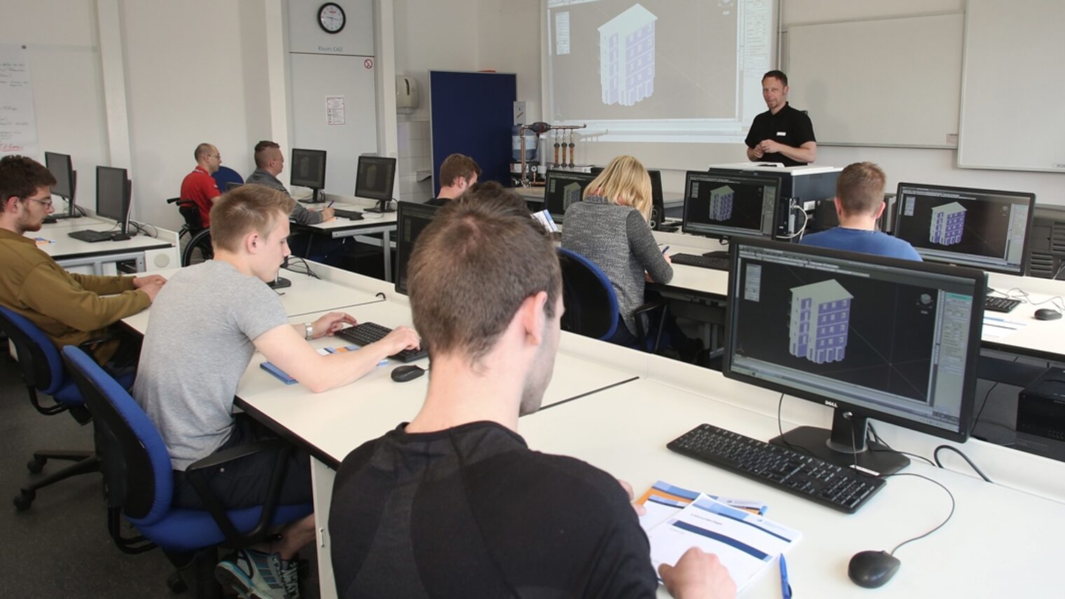 20187 Lehrlinge computer kurs mann Schüler Dozent PC Monitor Schulung Unterricht