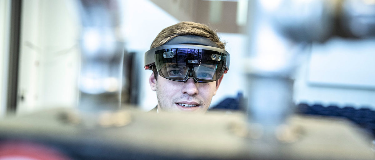 Mann Brille AR 3d Multimedia