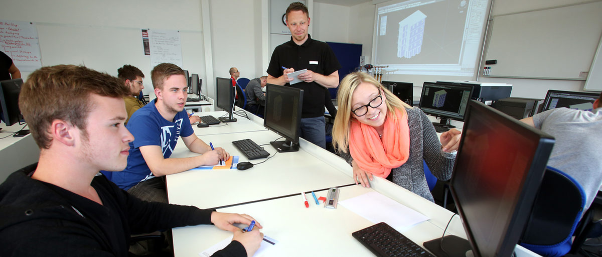 Schulung, ÜLU, überbetriebliche Lehrlingsunterweisung, PC, Computer