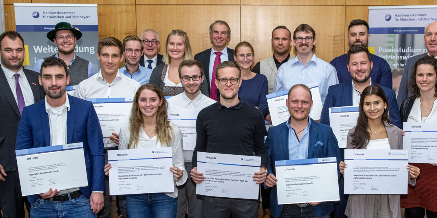 Abschlussfeier Betriebswirte und Fachwirte 2022