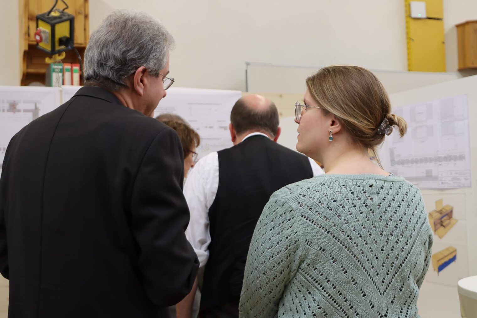 Schreinermeisterausstellung, von links: Olaf Schnieber, Gabriele Leicht, Franz Heiss, Katrin Röber