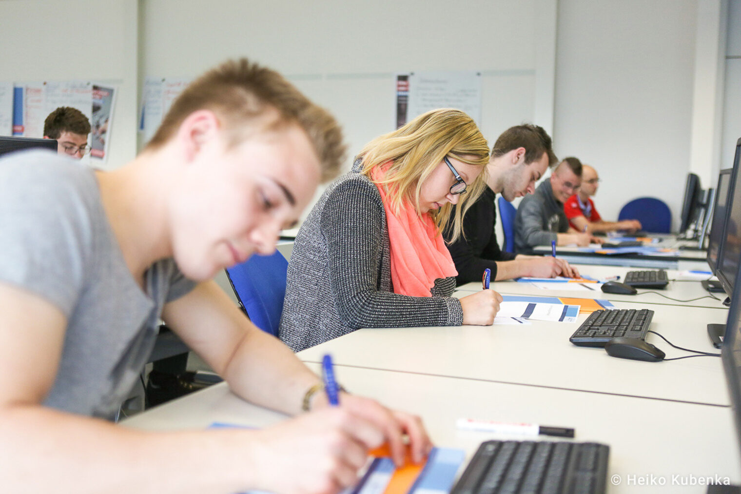 Kursteilnehmerinnen und -teilnehmer Kursteilnehmerinnen und -teilnehmer beim Seminar